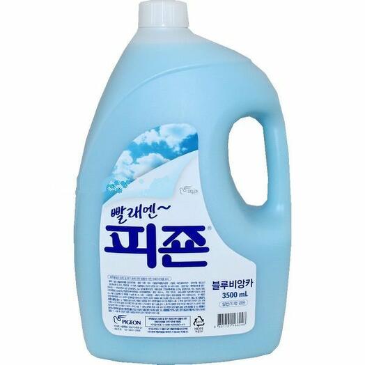 Pigeon Regular Fabric Softener Blue Bianca Кондиционер для белья с ароматом сандала - 3,5 л (бутыль)