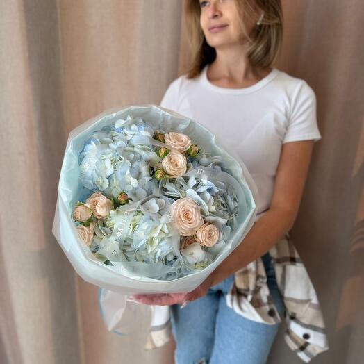 🌷Букет «Безмятежность» из гортензий и роз пионовидных
