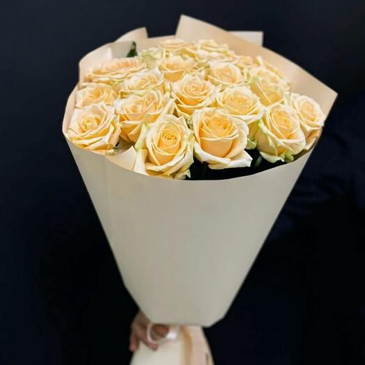 21 cream roses 60 cm