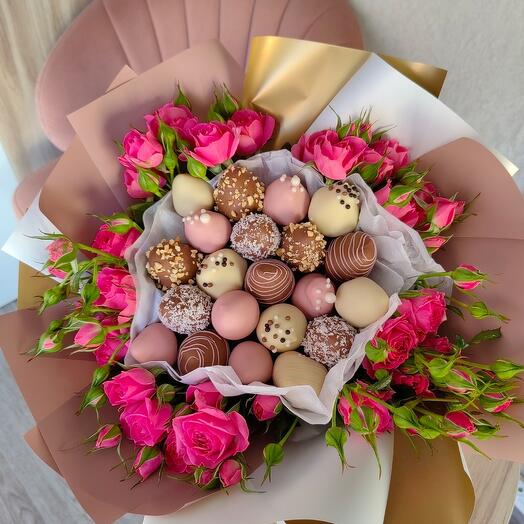 Chocolate-covered strawberry bouquet with roses