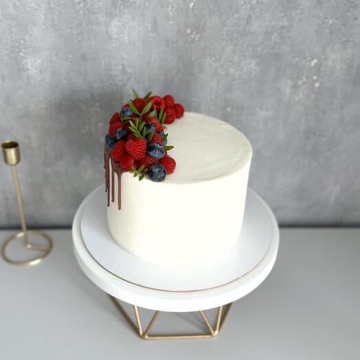 Pastel de fiesta con bayas