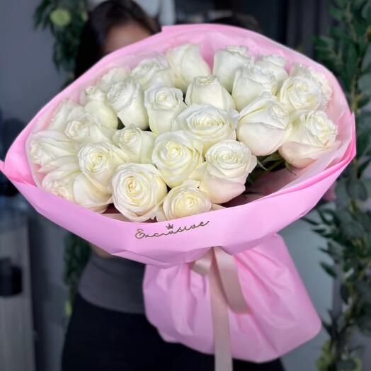 Нежный монобукет из 25 белых роз