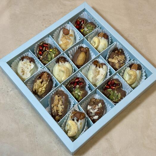 Финики в шоколаде