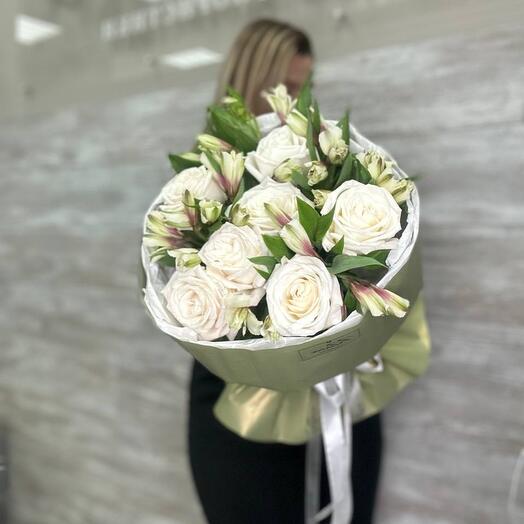 Букет с пионовидной розой