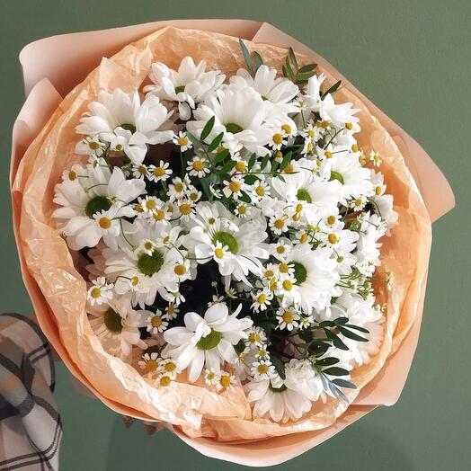 Хризантемы, ромашки матрикария ,полевой букет n53