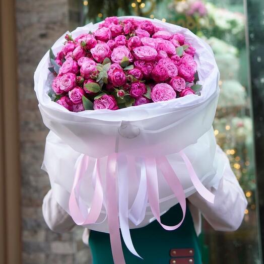 Невероятный монобукет из кустовых роз