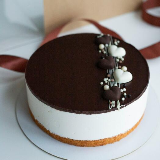 Торт Птичье молоко с шоколадными сердцами на день рождения дочери, сыну, мужу, жене