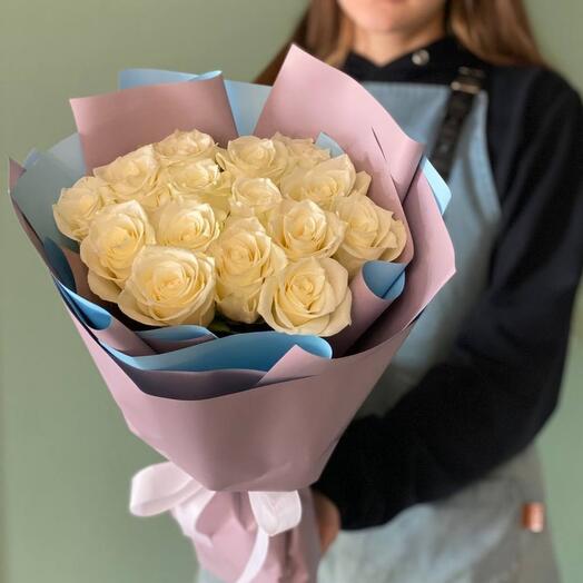 15 белых роз атена