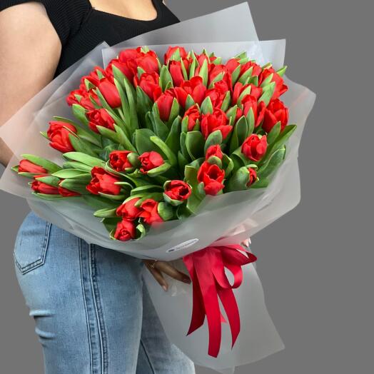 Тюльпаны в офофрмлении