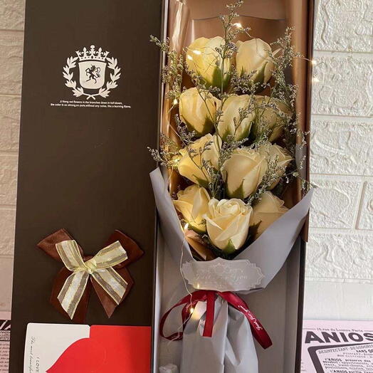 Title Elegant Box of 11 Red Roses with Bow
