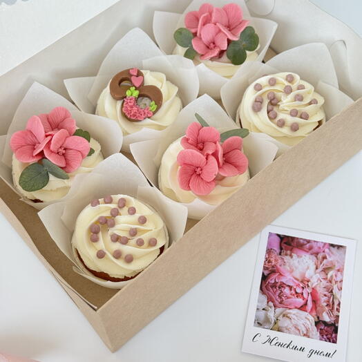 Капкейки  6 шт с цветами на 8 марта