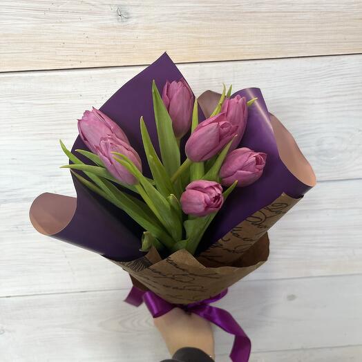 7 тюльпанов в упаковке