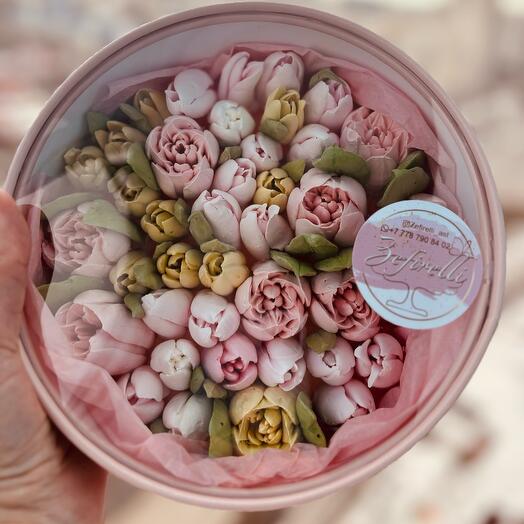 Букет Весенний в шляпной коробке