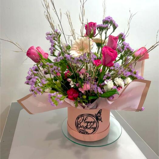 Birthday Surprise Hatbox – Pink Roses   Wildflower Mix