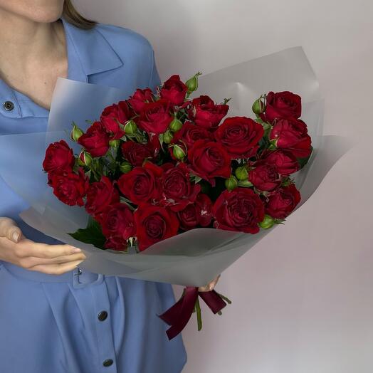 Букет из 11 красных кустовых роз