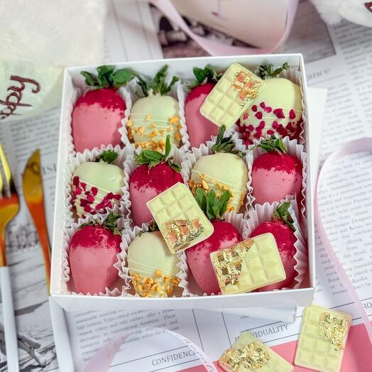 Клубника в Шоколаде 9-16 шт. Бельгийский шоколад Callebaut. Подарочный набор 1180. Leora chocolate