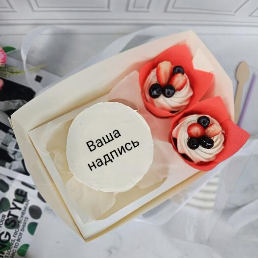 Бенто с вашей надписью и 2 капкейка