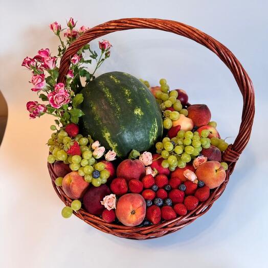 Летняя корзина для счастья 🍉🌹🍓