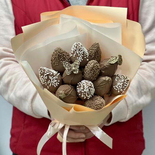 Букет из клубники в молочном шоколаде