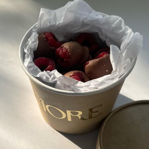 Малина в шоколаде