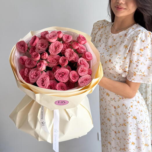 Букет из кустовых роз