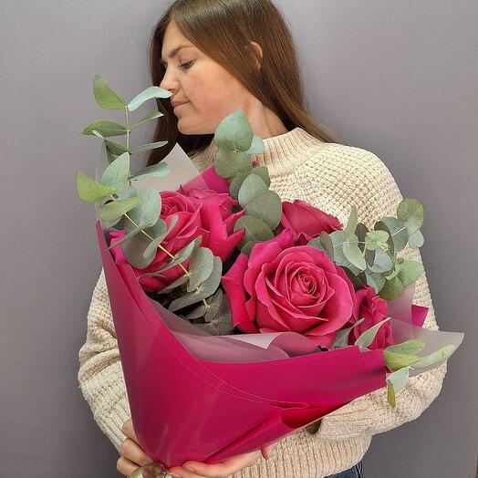 Букет розы с эвкалиптом