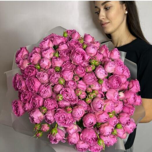 Букет из 25 веток пион розы Мисти бабблс