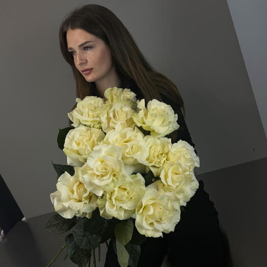 Монобукет из 15 белых французских роз