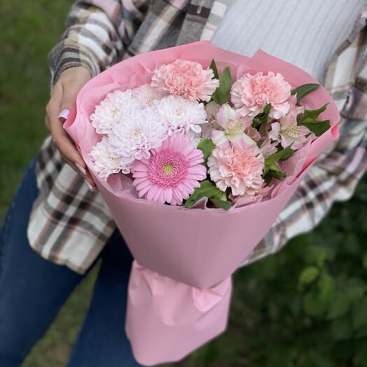 Яркий, стильный букет в нежных оттенках