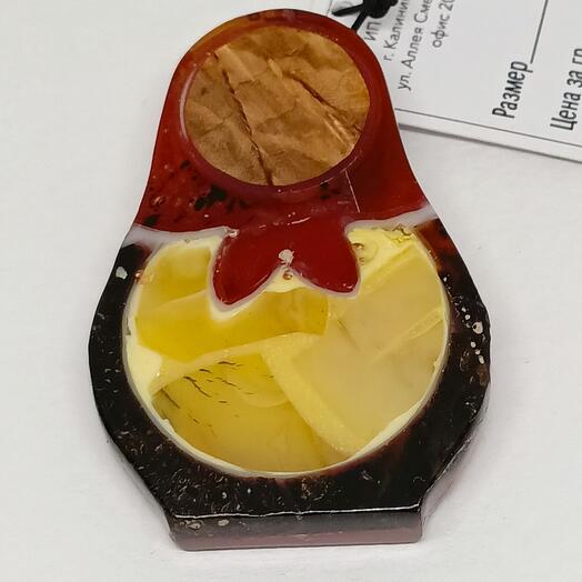 Брошь янтарная "Матрешка"