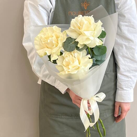 Монобукет из белой французской розы и эвкалипта