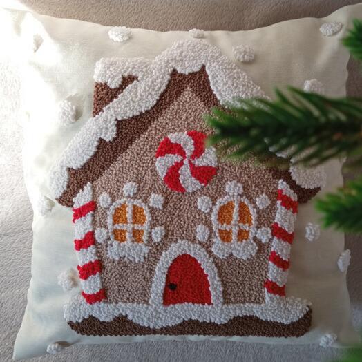 Декоративная подушка "Пряничный домик"
