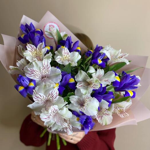 Ирисы летнее облако