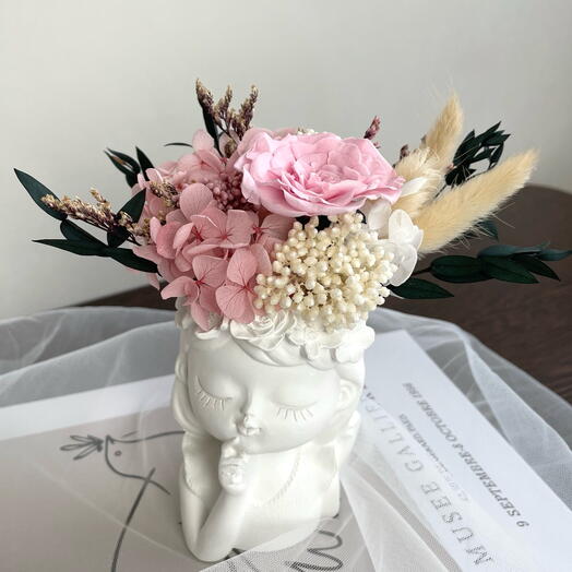 Простоит 1 год! Композиция из живых стабилизированных цветов в милом кашпо