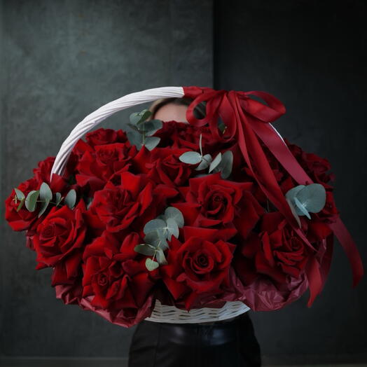 Корзина с цветами