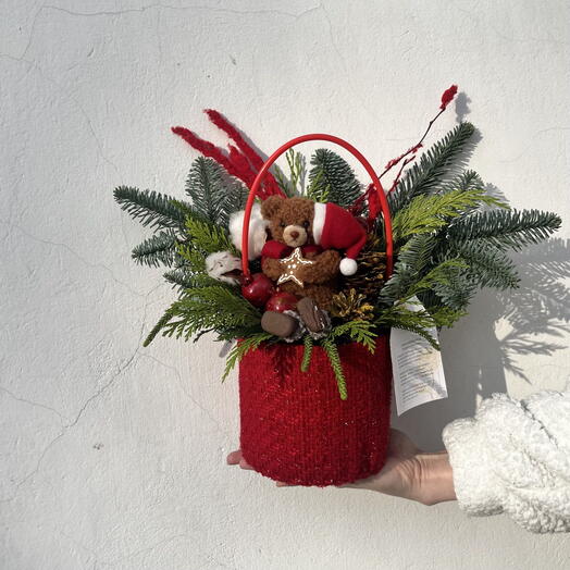 Композиция в сумочке из нобилис "Мишка с печенькой"