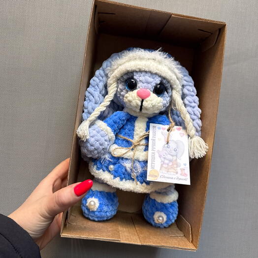 Кролик снегурочка ручной работы в подарочной упаковке