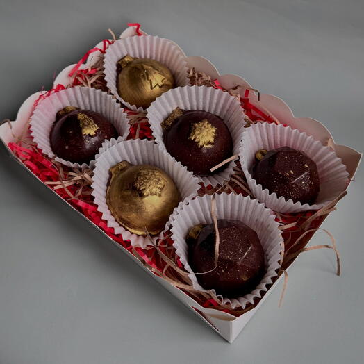 Набор «Дубайского шоколада» в форме елочных игрушек