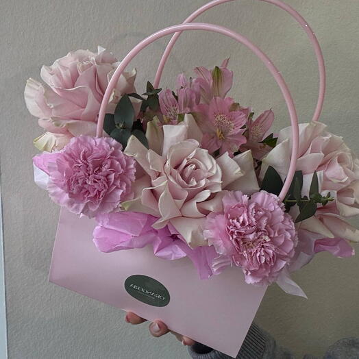Цветы в коробке с диантусами 🌸