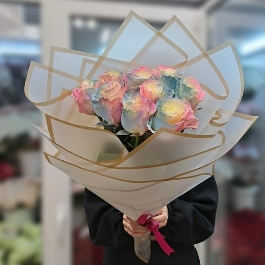 Букет из 9 радужных роз