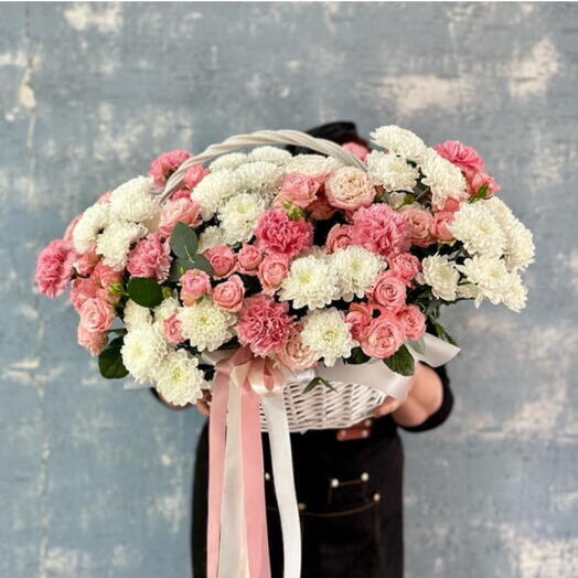 Премиальная корзина с хризантемой, пионовидной розовый и диантусами