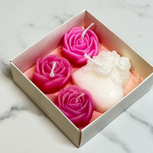 Цветочки и сердечко в саечах