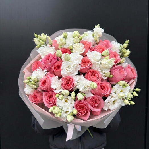 🌸 Lush Bouquet: 21 Pink Roses and 10 White Eustoma