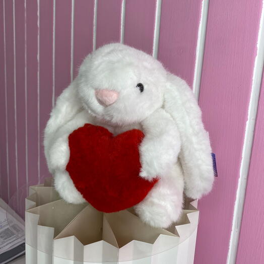 Зайка белый с сердечком ♥️