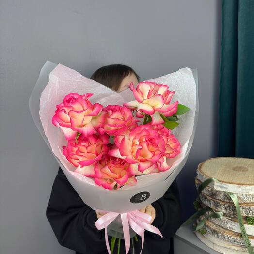 Букет с ажурными розами
