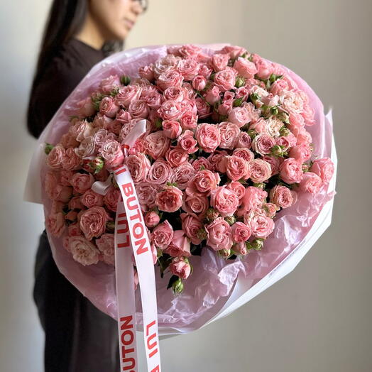 Букет "35 нежных кустовых роз"
