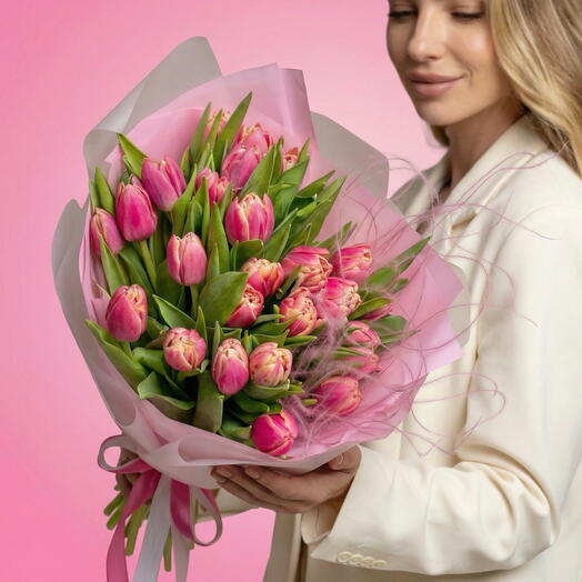 Тюльпаны пионовидные к 8 марта. Монобукет 3073. Leoraflowers