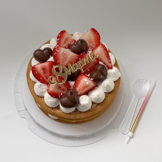 Медовик на 8 марта с клубникой