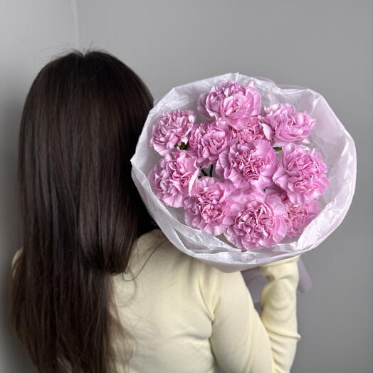 Bouquet of 11 pink carnations