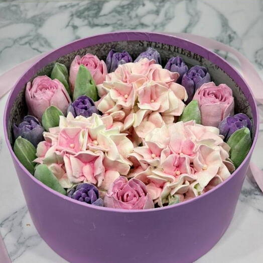 Букет в шляпной коробке с зефирными Гортензиями и Тюльпанами (два слоя зефира), диаметр 21 см! На День рождения, Учителю